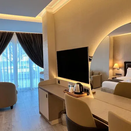 Mq & Hotel Arnavutkoy